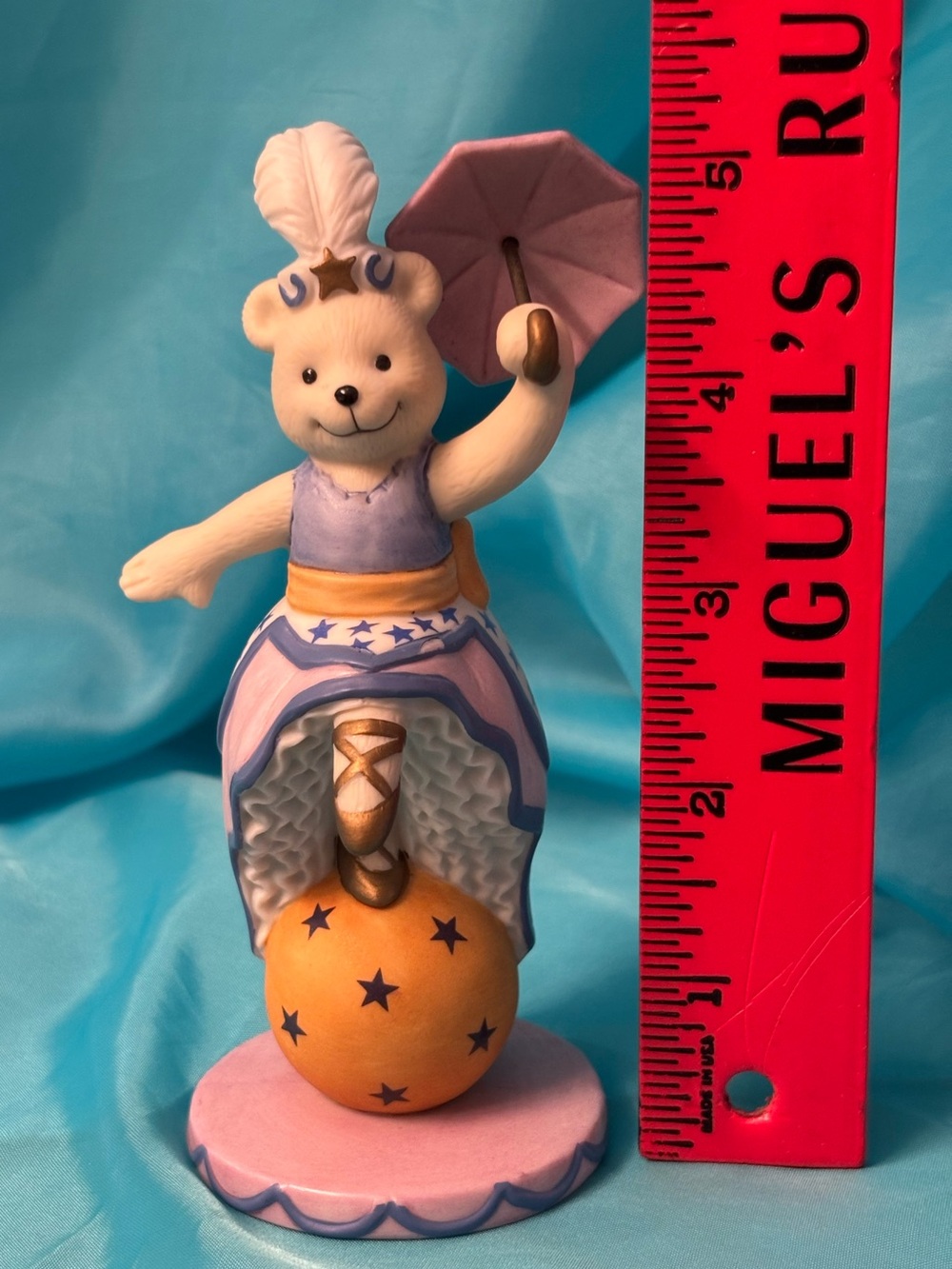 Vintage Avon Magnificent Circus Bears – “Bettina the Ballerina” Figurine (1993) - Picture 9 of 10